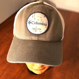 Columbia Ball cap in fantastic condition